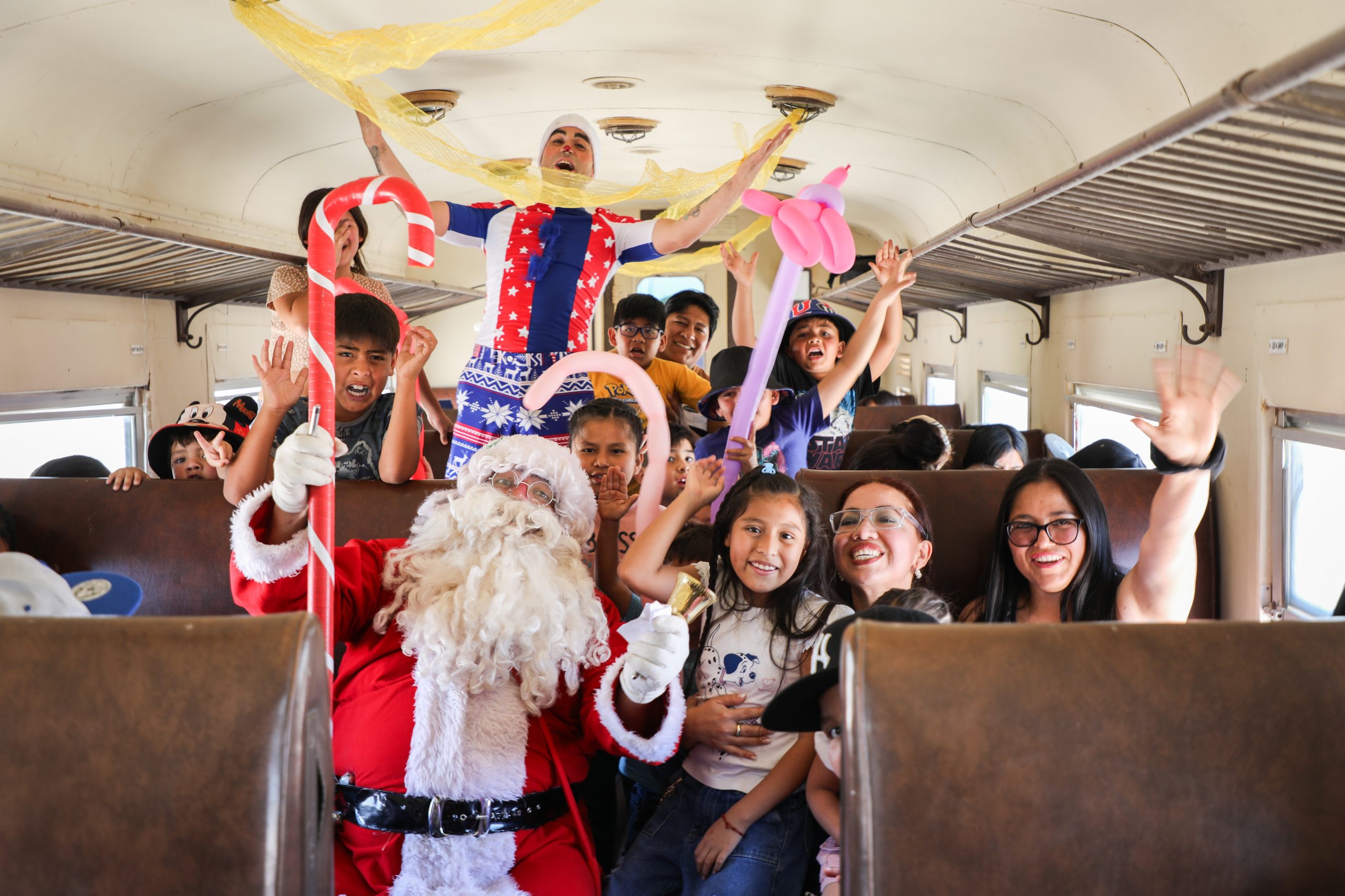 “El Tren Navideño” volvió a transitar por Estación Baquedano.